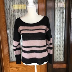 Forever 21 black & cream sweater size medium